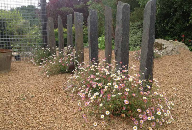 piquets de schiste debout